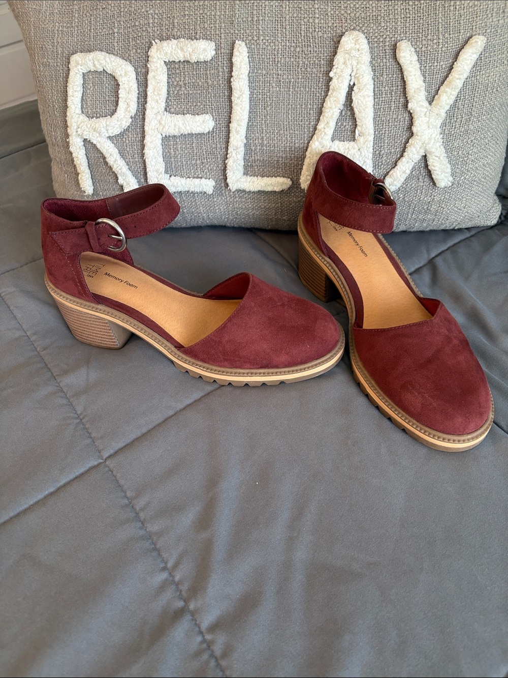Time and Tru Burgundy Ankle-Strap Block Heel Sandals Suede 9 New Fall Shoe
